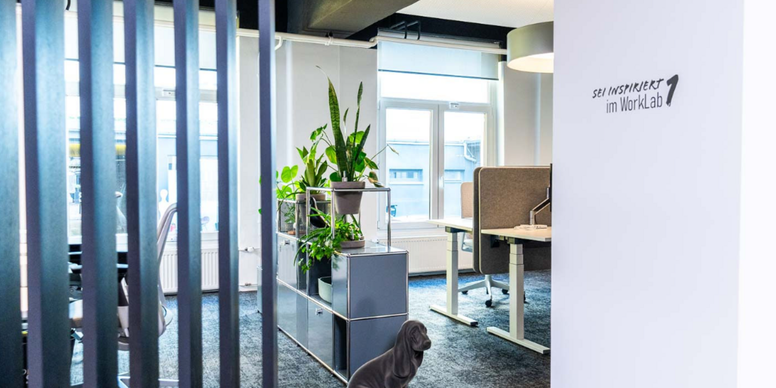 Innovative Raumgestaltung für gesteigerte Produktivität: Entdecken Sie den neugestalteten Showroom von pro office Hannover Bild 1