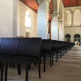 Thonet Stühle in der Stiftskirche
