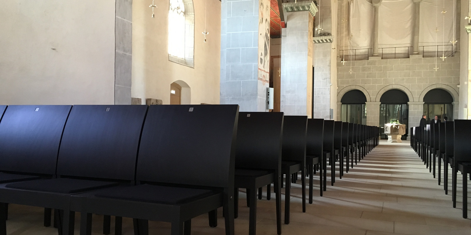 Thonet Stühle in der Stiftskirche Bild 0