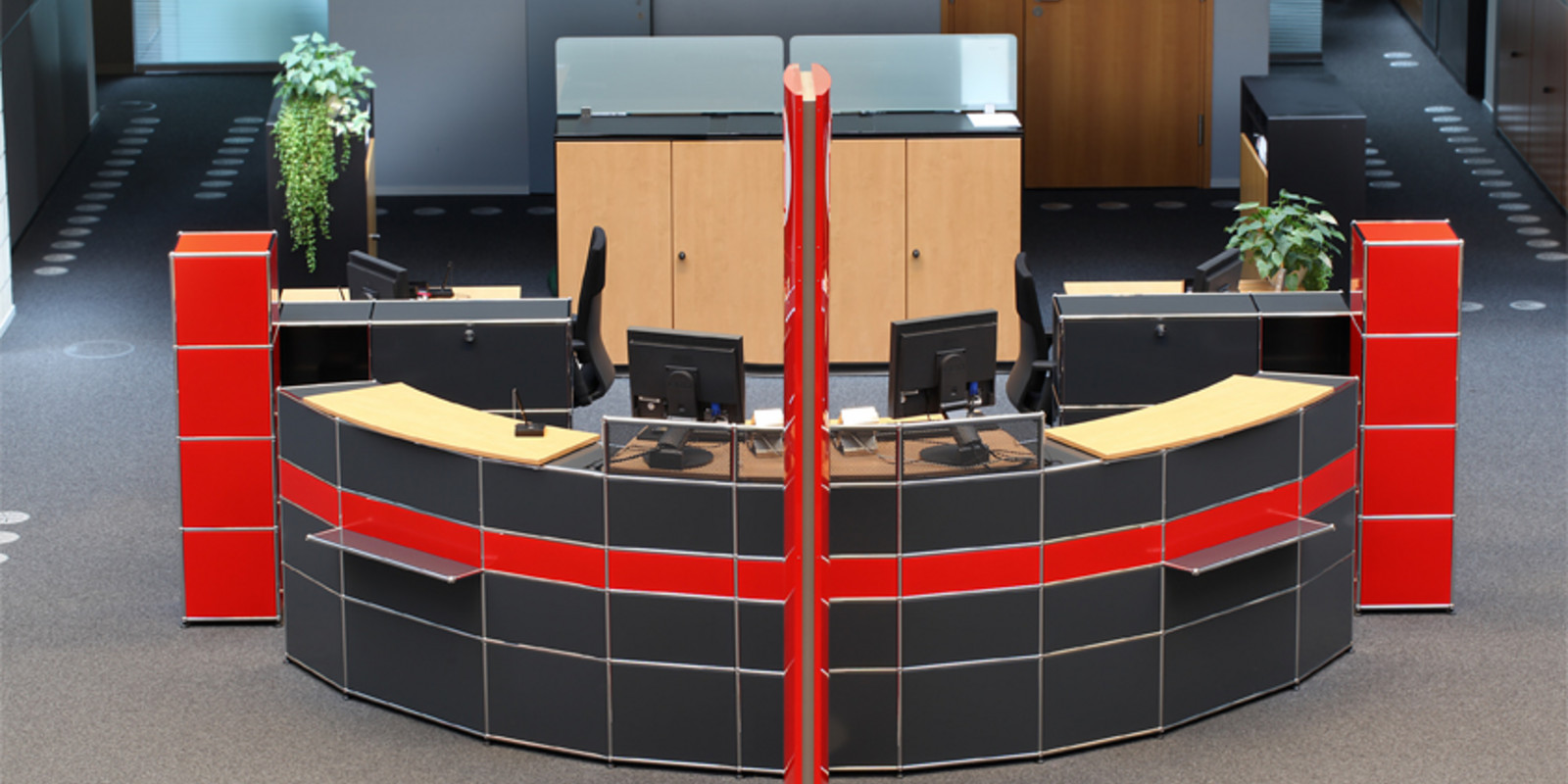 Kundenhalle der Sparkasse Paderborn-Detmold von pro office Lemgo eingerichtet Bild 4