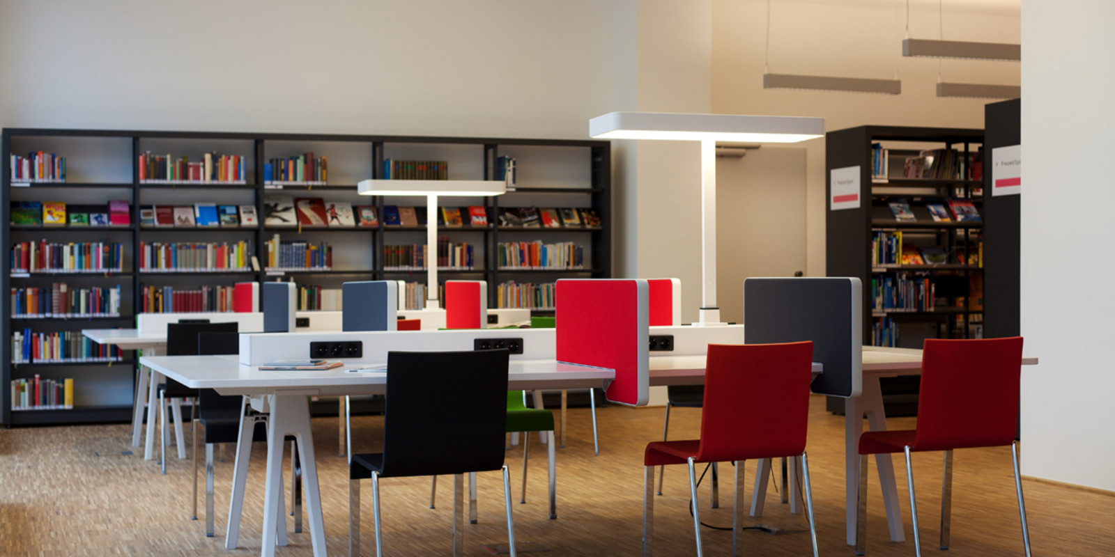 pro office Bielefeld stattet Stadtbibliothek aus Bild 1