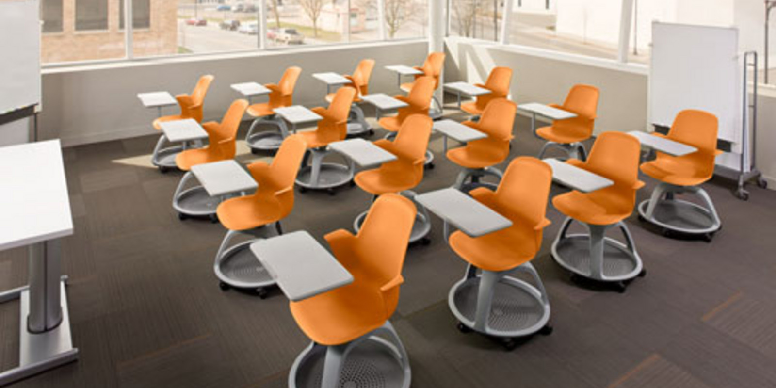 Steelcase - Stuhl "node" macht Klassenräume flexibel Bild 1