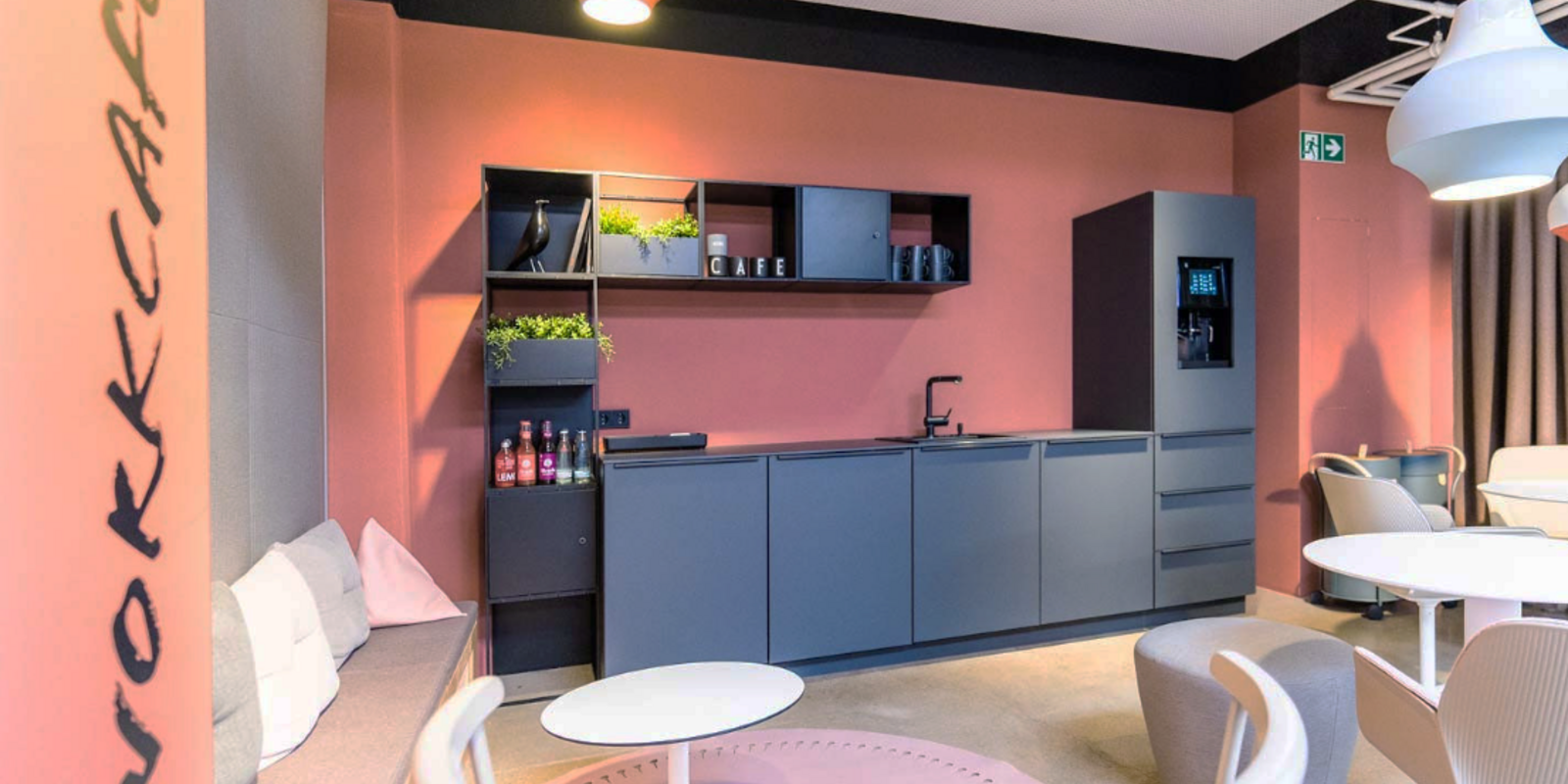 Innovative Raumgestaltung für gesteigerte Produktivität: Entdecken Sie den neugestalteten Showroom von pro office Hannover Bild 3