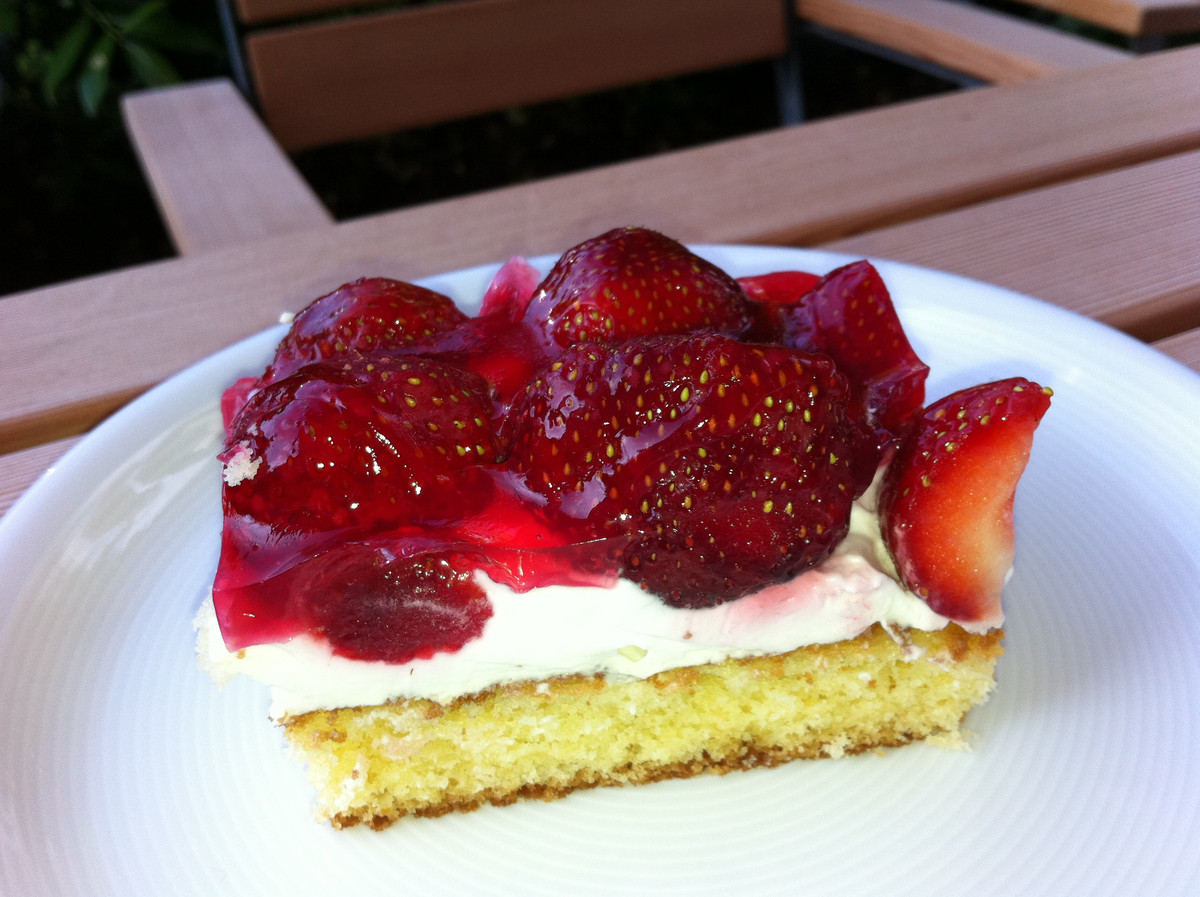 Erdbeer-Blechkuchen für Früchteliebhaber | pro office…