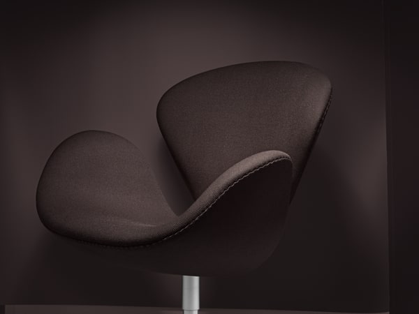 Swan Chair by Fritz Hansen
